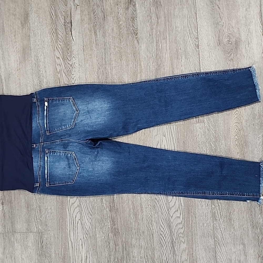 Distressed Cropped Maternity Jeans - Picture 3 of 6